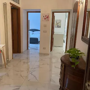  Apartment Flowers In